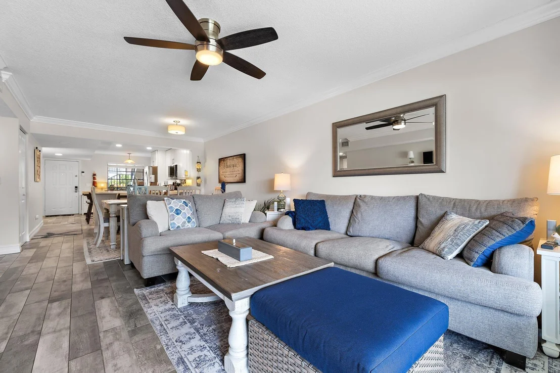 Photo of Unit B at 1201 Pinecrest Circle