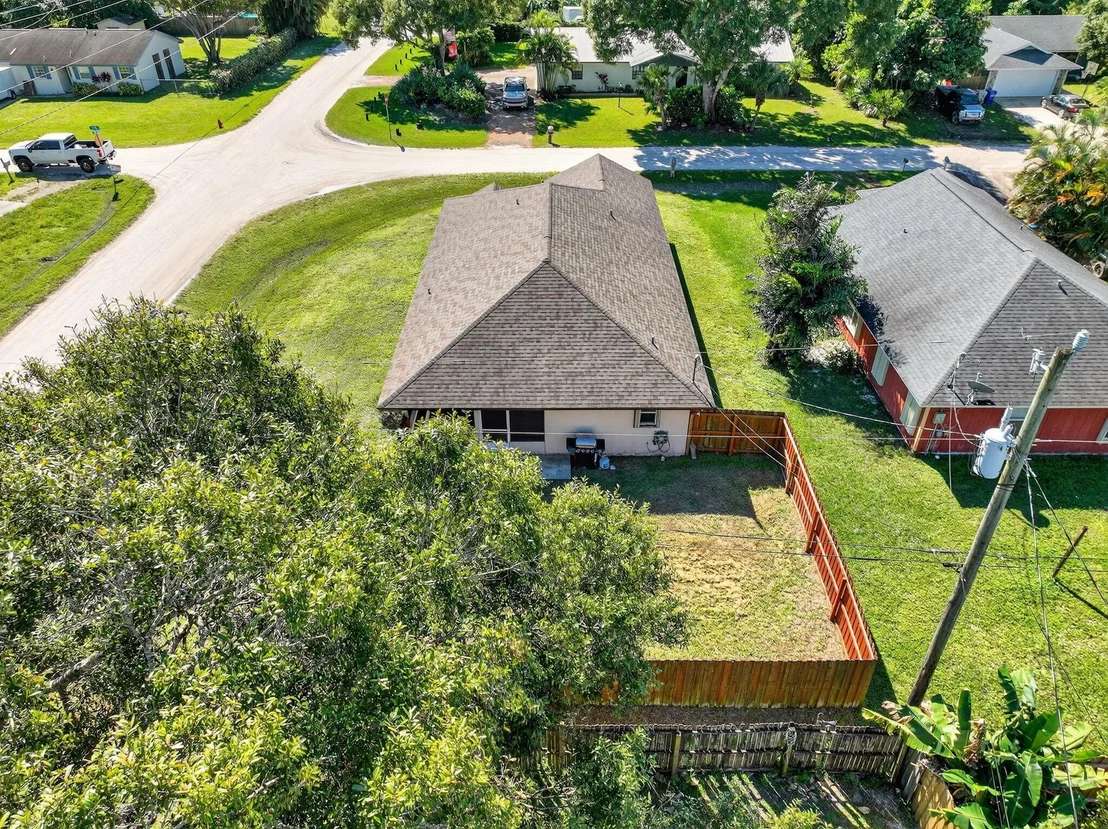 Photo of 2906 1st Road