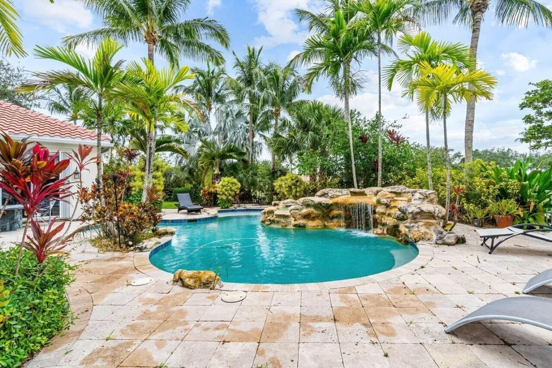 Photo of 7580 Red River Road