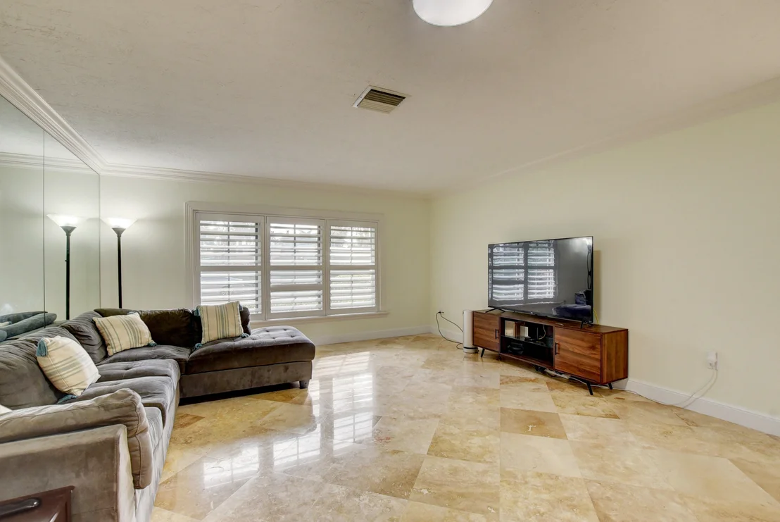 Photo of 867 Malaga Drive