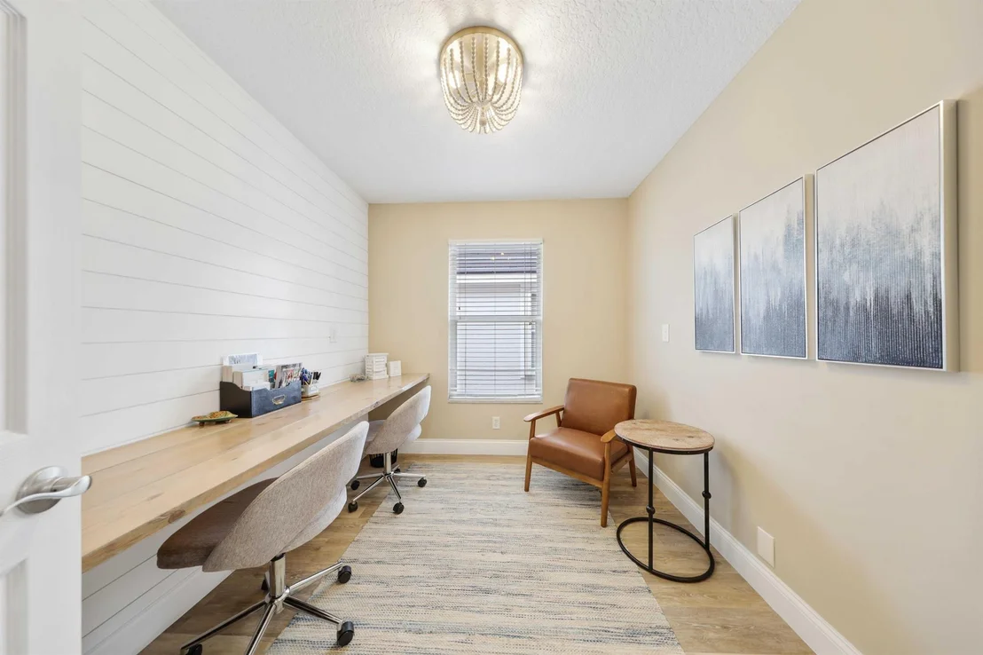Photo of 560 Anchor Point