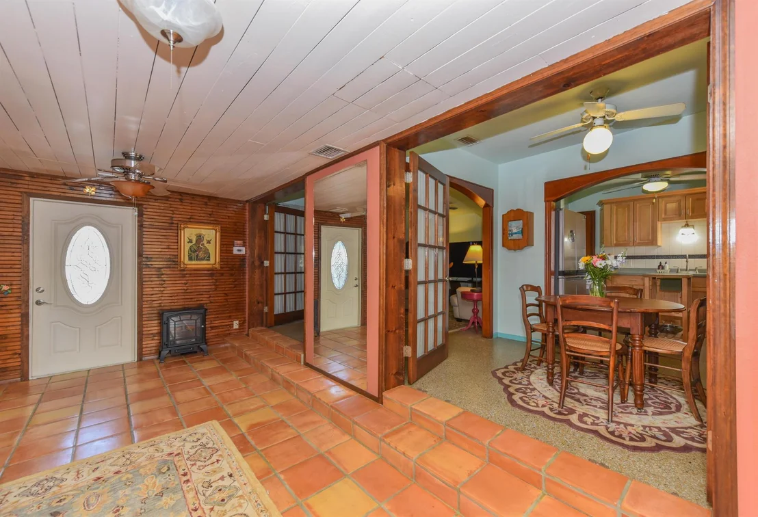 Photo of 1116 NE Oceanview Circle