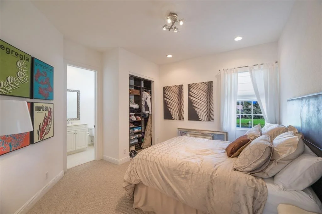 Photo of 4734 Lakeside Terrace