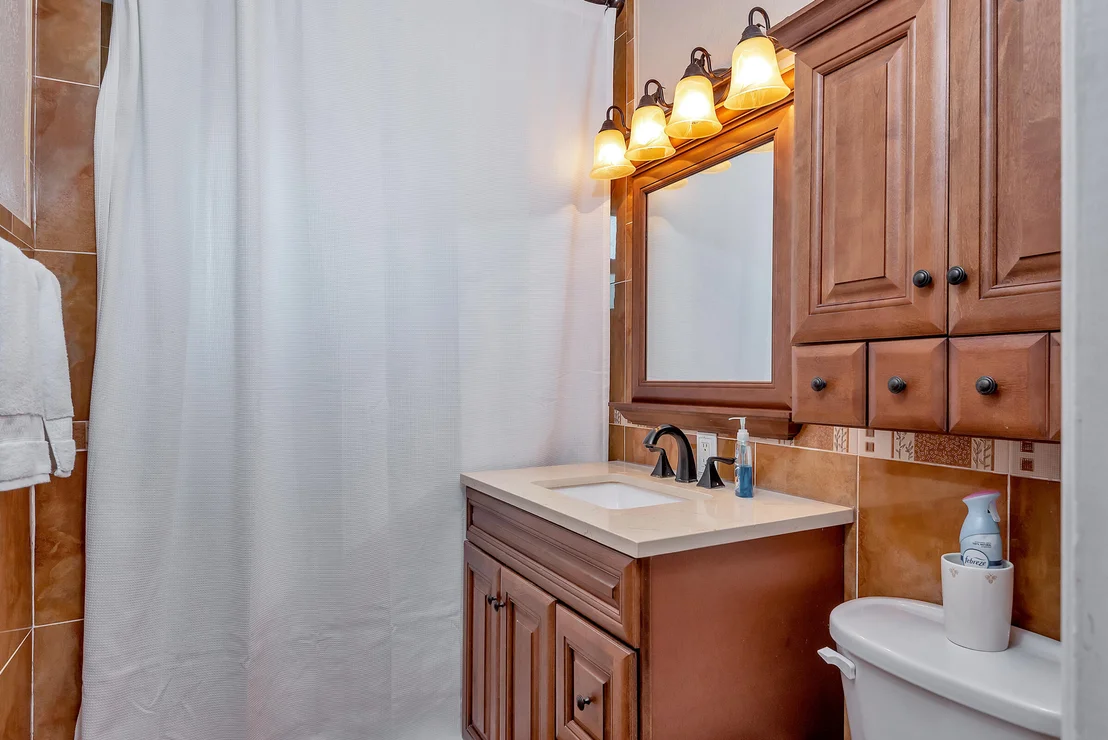 Photo of 327 Ellamar Road