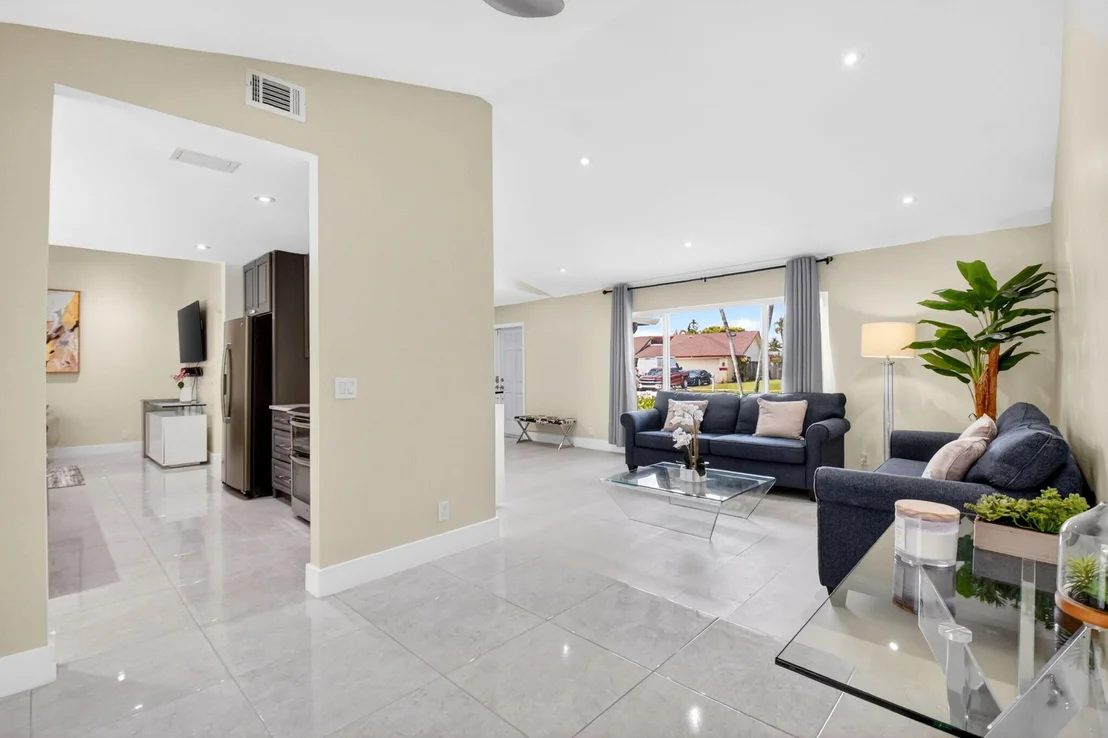 Photo of 990 Hickory Trail