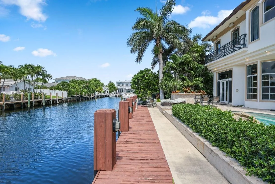 Photo of 932 Banyan Drive