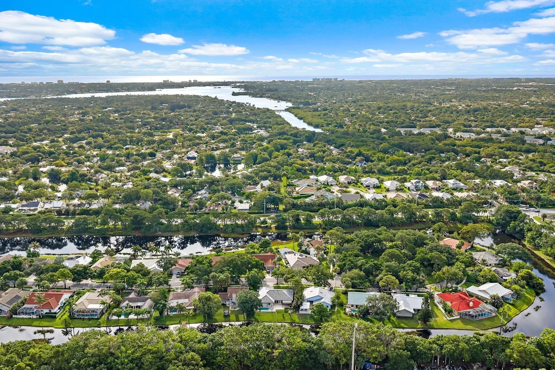 Photo of 18169 Lake Bend Drive