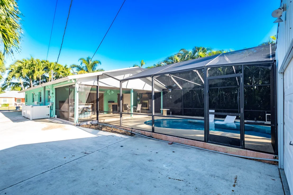 Photo of 3108 SE Iris Street