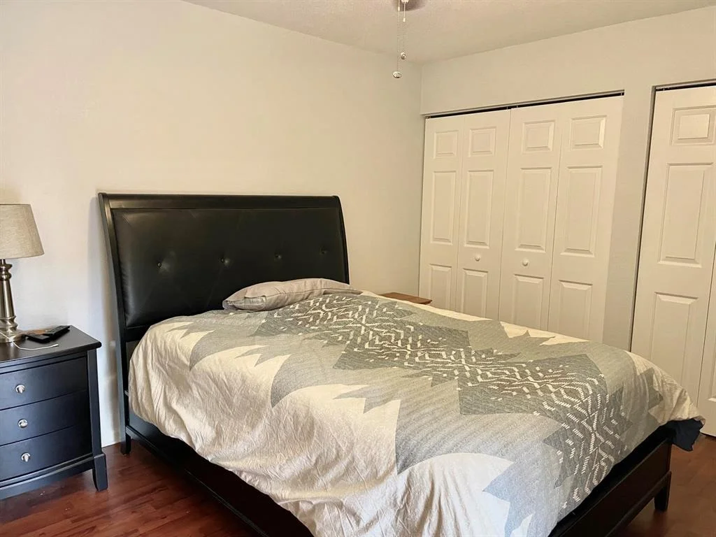 Photo of Unit B at 8171 Thames B Boulevard