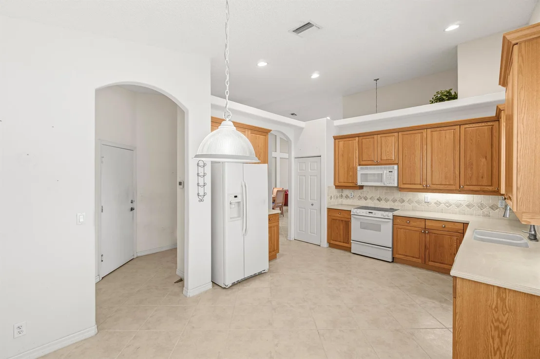 Photo of 6252 Heliconia Road