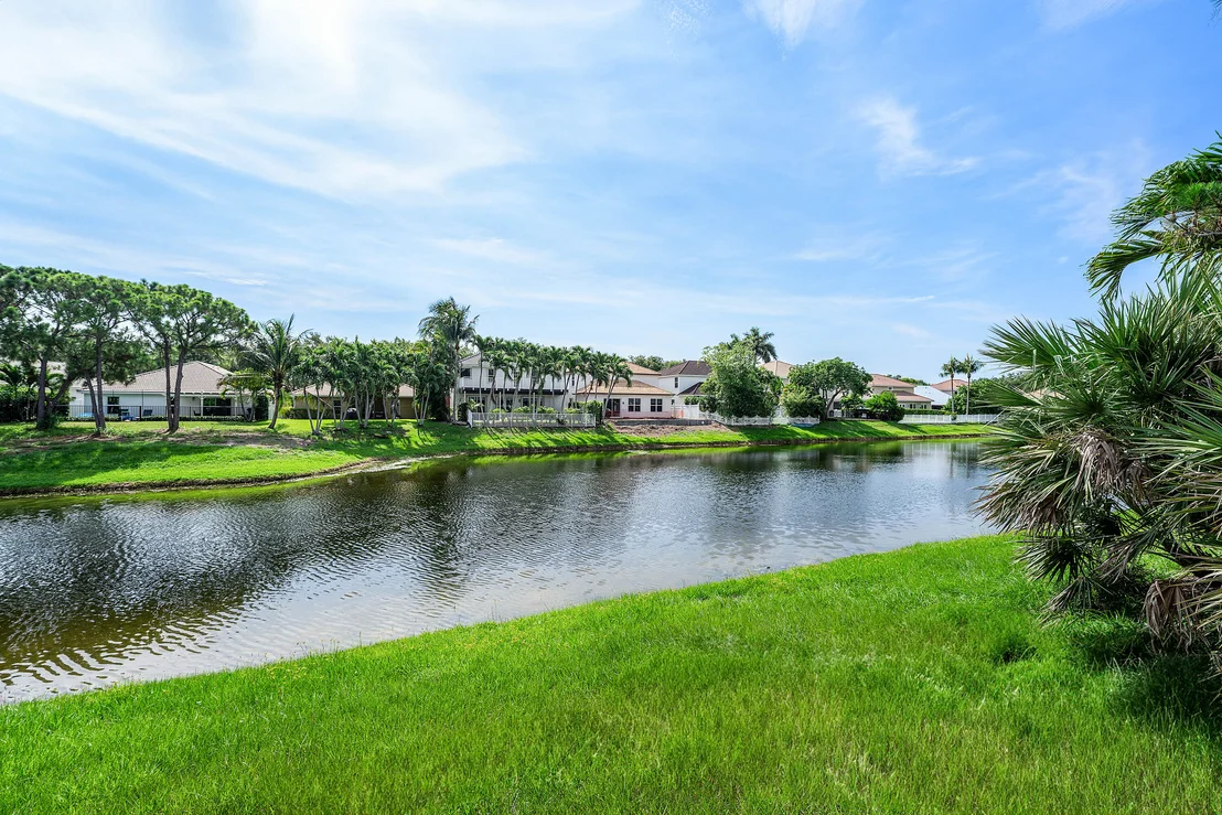 Photo of 583 Canoe Point