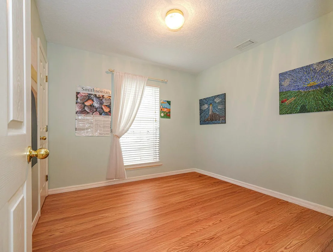 Photo of 752 46th Square