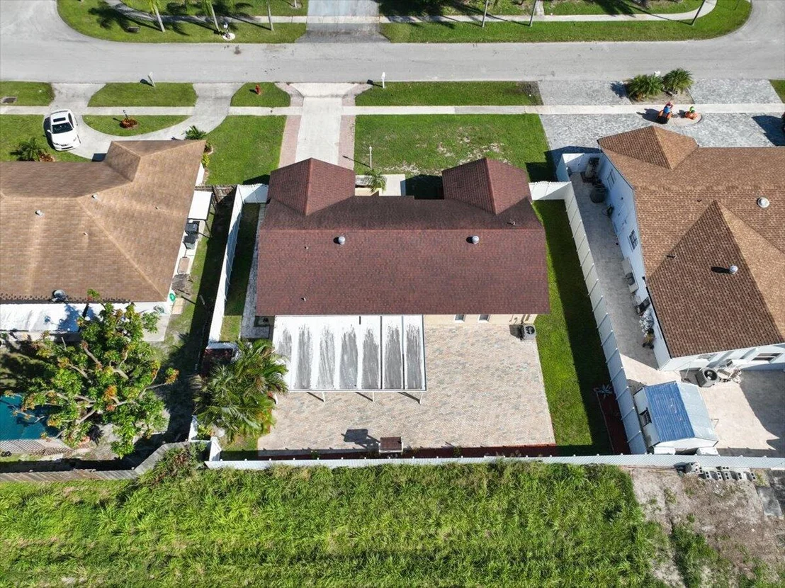 Photo of 4388 Mediterranean Road