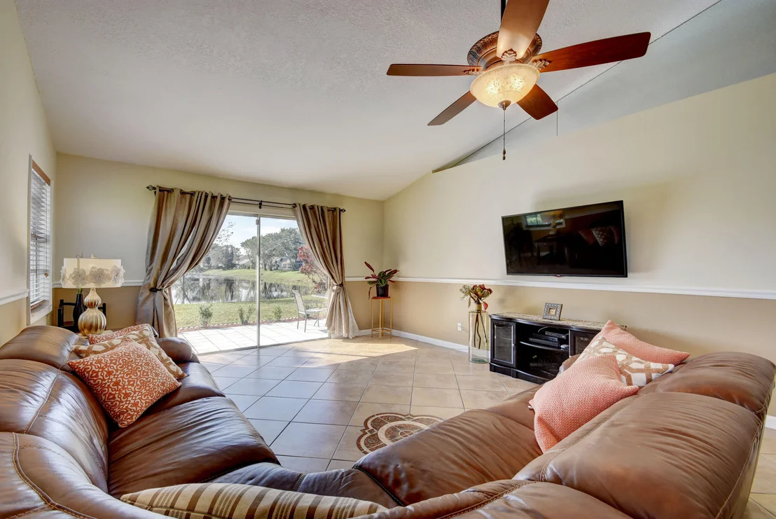 Photo of 1844 Edgewater Drive