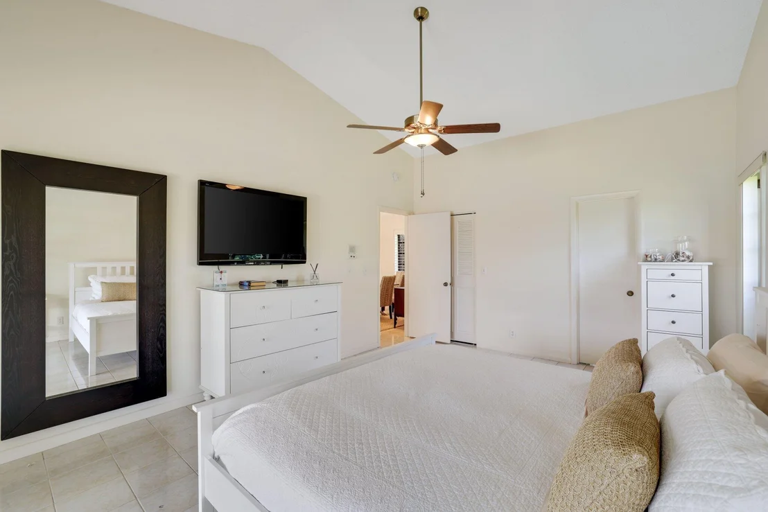 Photo of 970 Orchid Lane