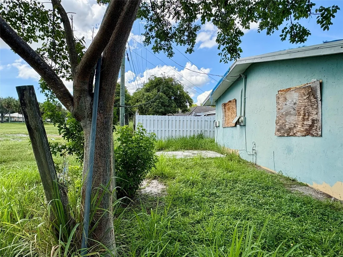 Photo of 730 NW 17th Terrace