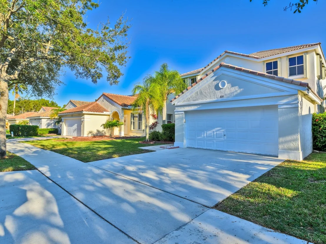 Photo of 820 Savannah Falls Drive