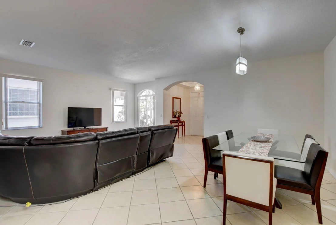 Photo of 1243 Rose Gate Boulevard