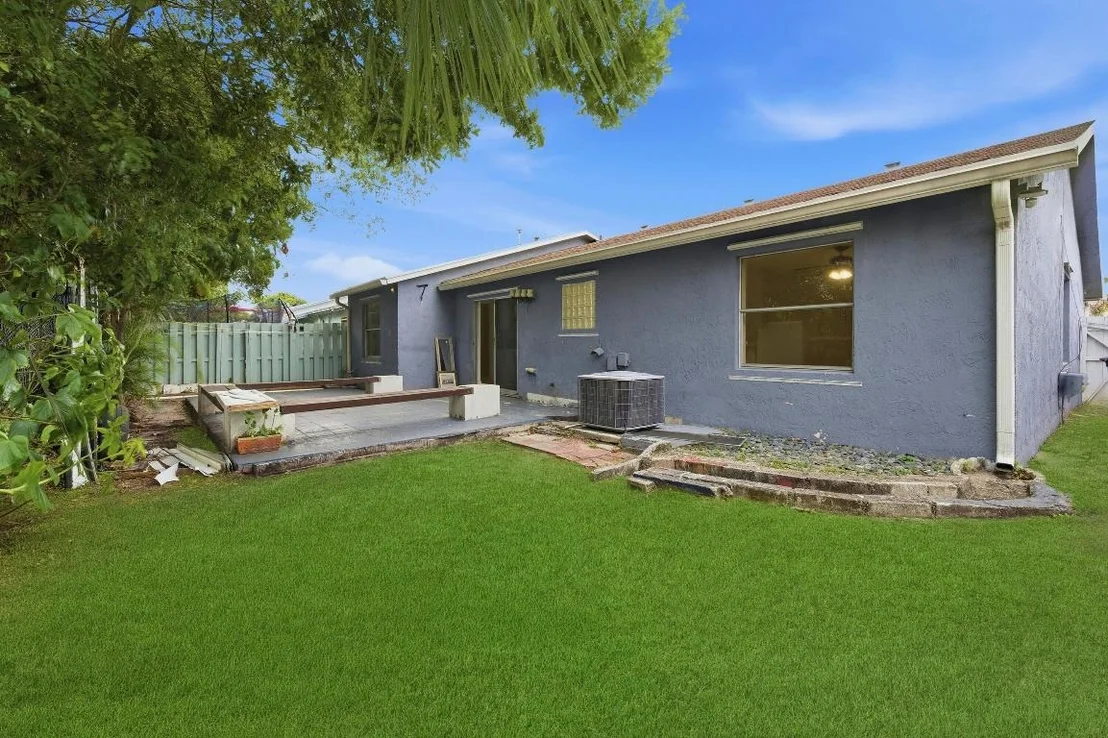 Photo of 6130 Bluegrass Circle