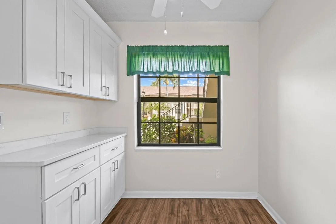 Photo of Unit B at 1001 Pinecrest Circle
