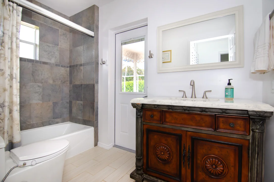 Photo of 613 Oak Terrace