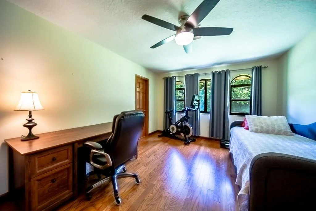 Photo of 12483 Pineacre Lane