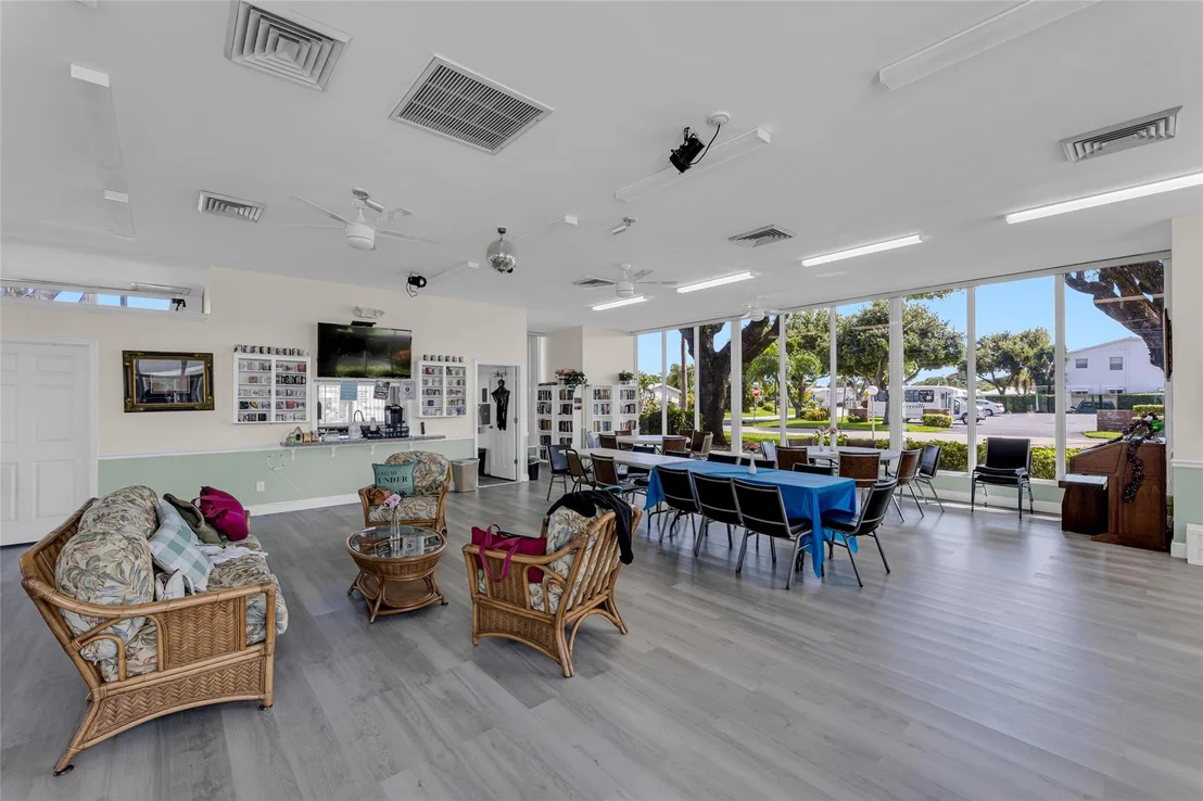 Photo of 2580 NW 2nd Drive