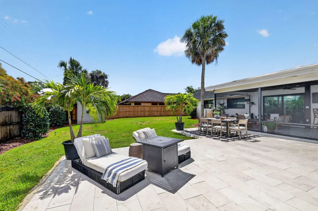 Photo of 110 W Coconut Drive