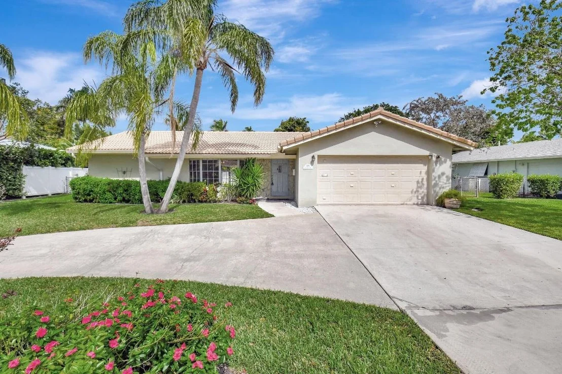 Photo of 625 Sunshine Drive