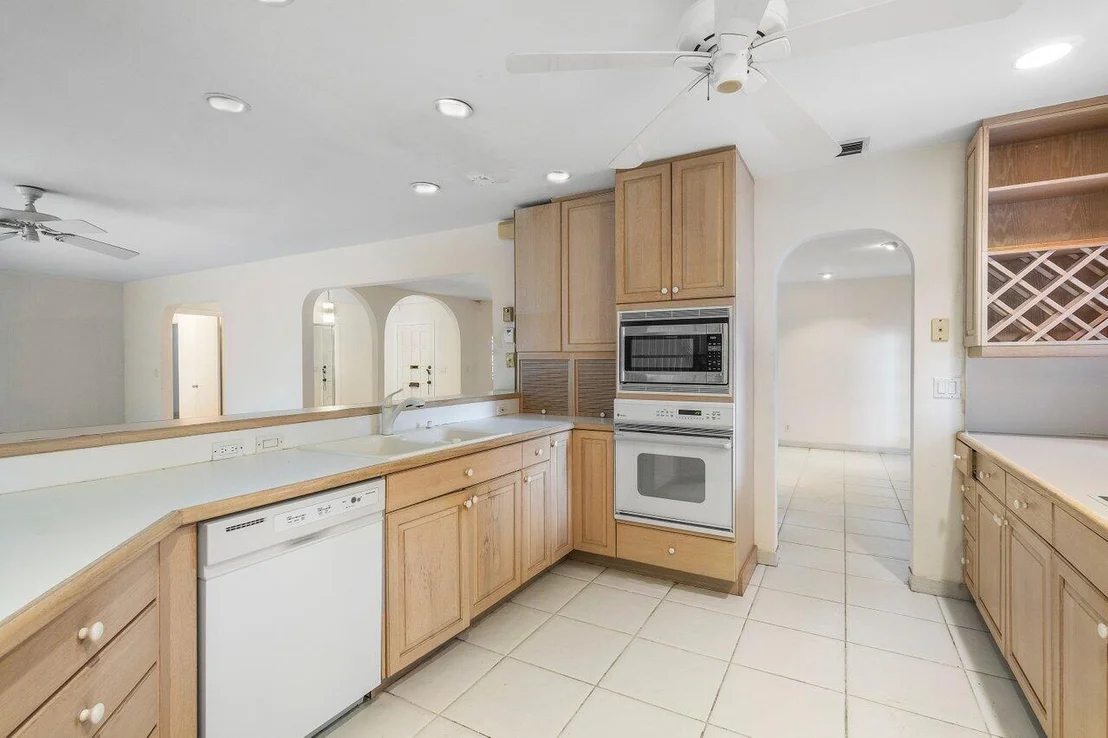 Photo of 1060 Spanish River Road