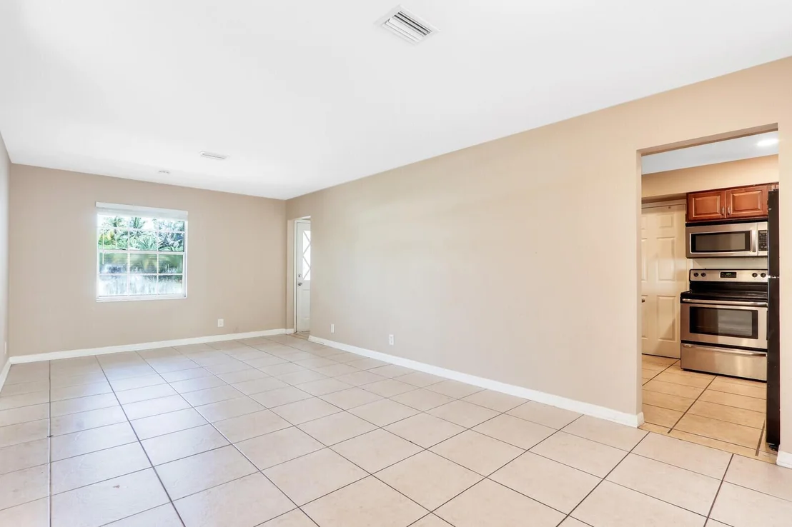 Photo of 809 Poplar Drive