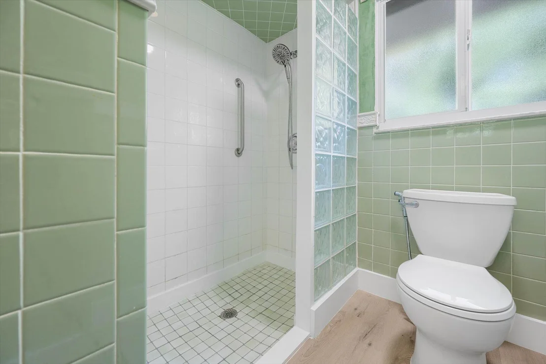 Photo of 390 Neptune Road