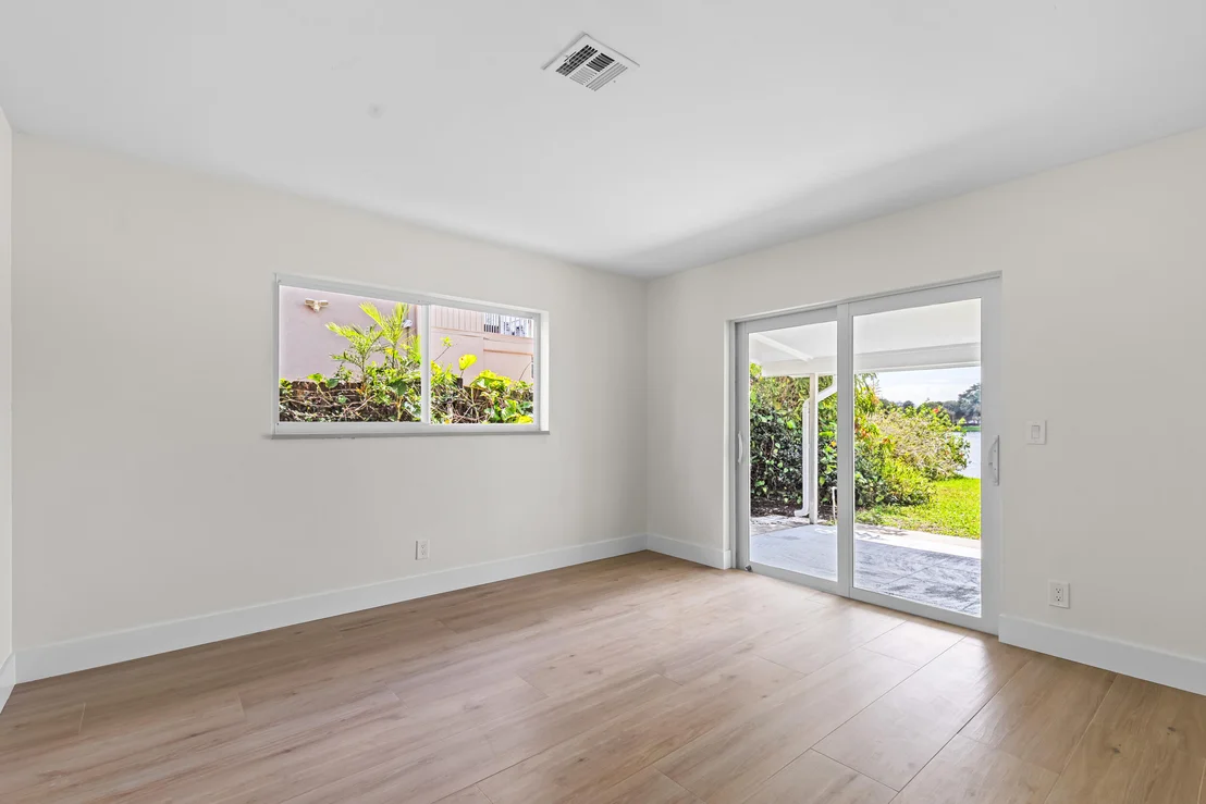 Photo of 302 Riverside Drive