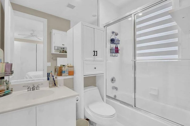 Photo of 4035 Avalon Pointe Drive