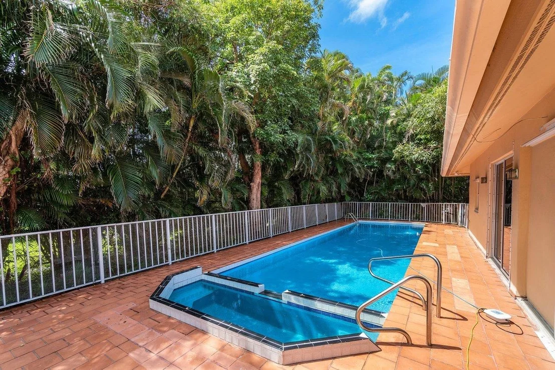 Photo of 648 Riviera Drive