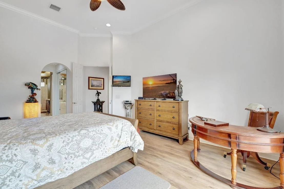 Photo of 699 SW River Bend Circle