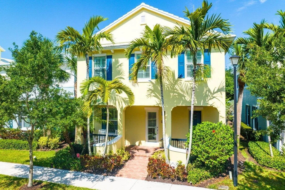 Photo of 124 W Bay Cedar Circle