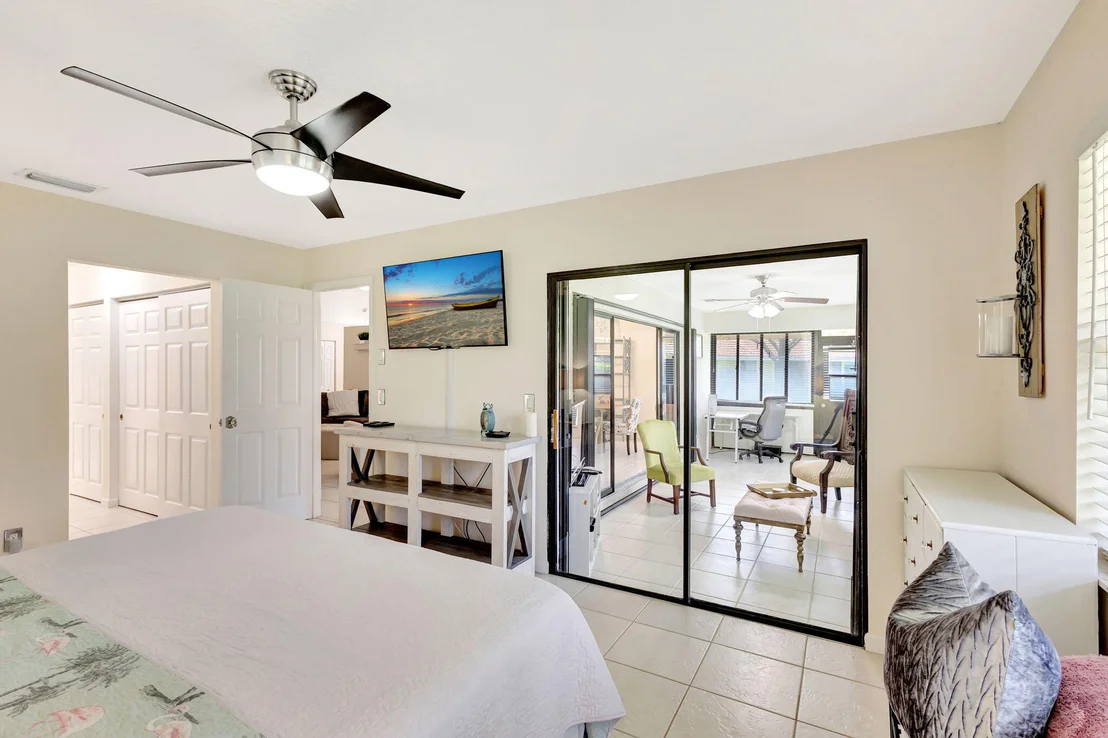 Photo of Unit D at 101 Half Moon Circle