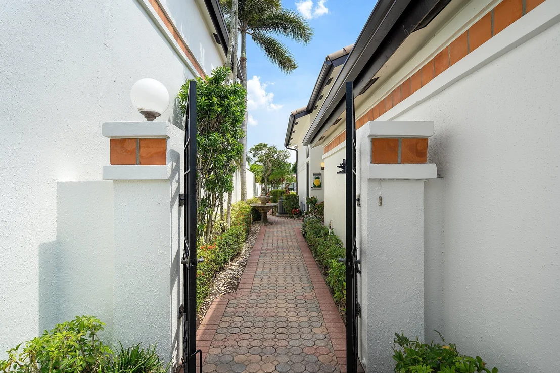 Photo of 6495 Via Rosa