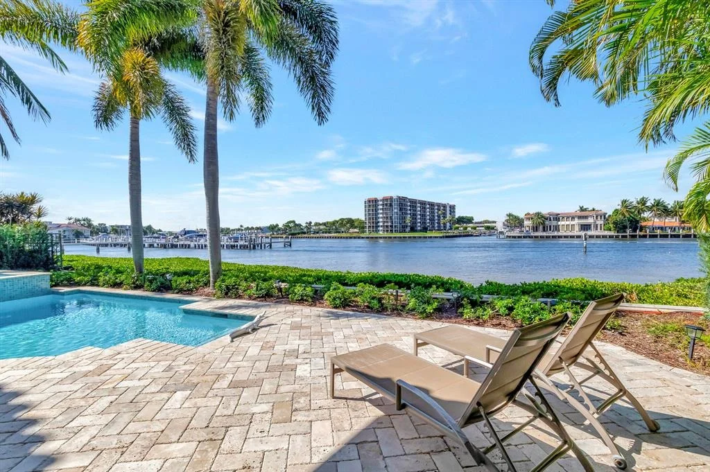 Photo of 4022 S Ocean Boulevard