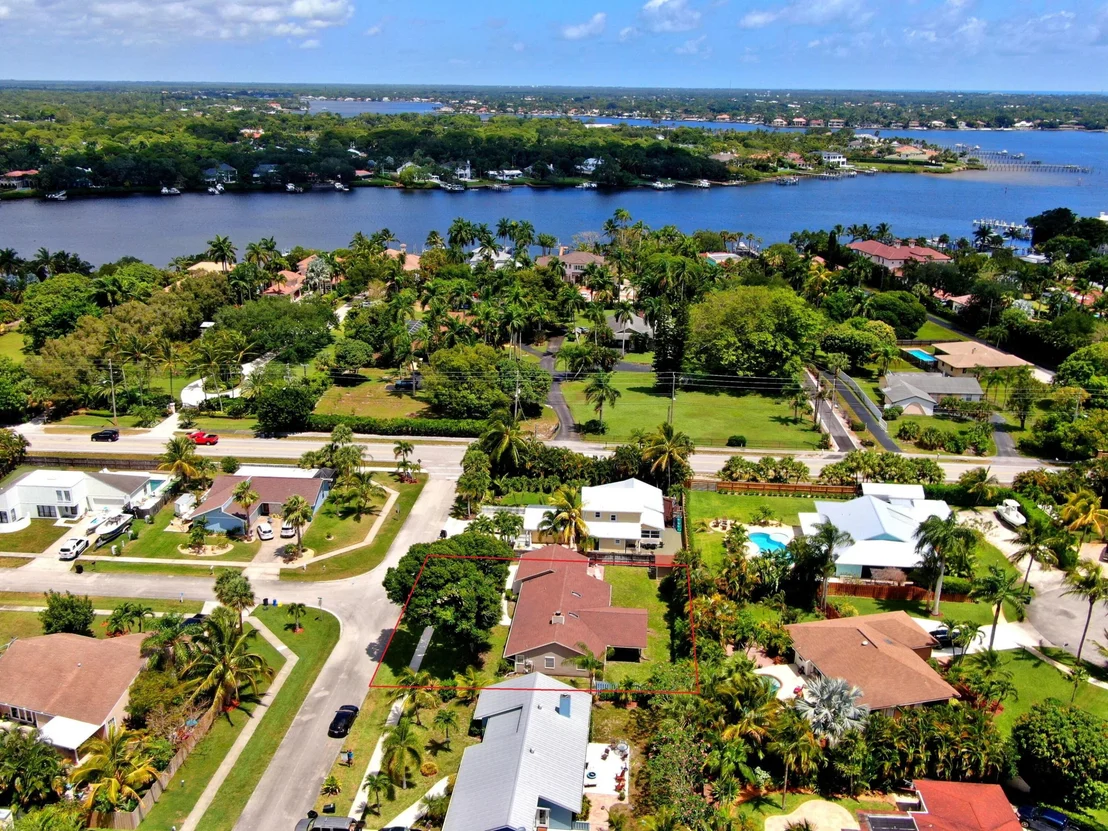 Photo of 713 Warren Drive
