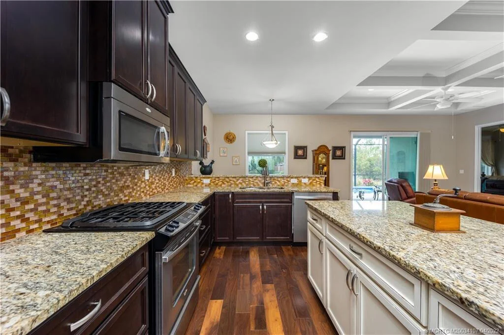 Photo of 2431 NW Hummingbird Circle