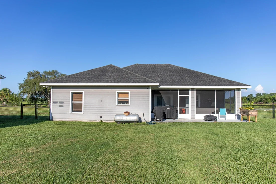 Photo of 1402 SE 12th Drive
