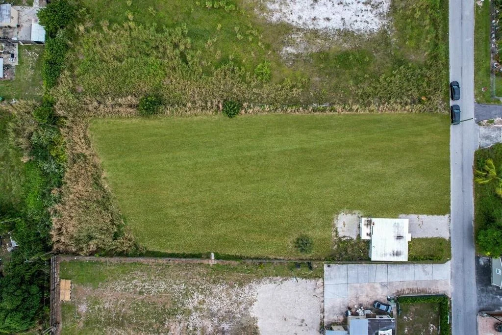 Photo of 3699 Coconut Road