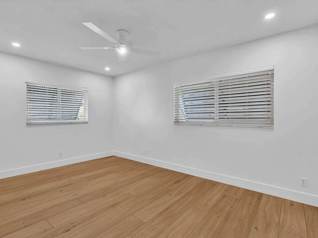Photo of 3264 Lakeview Drive