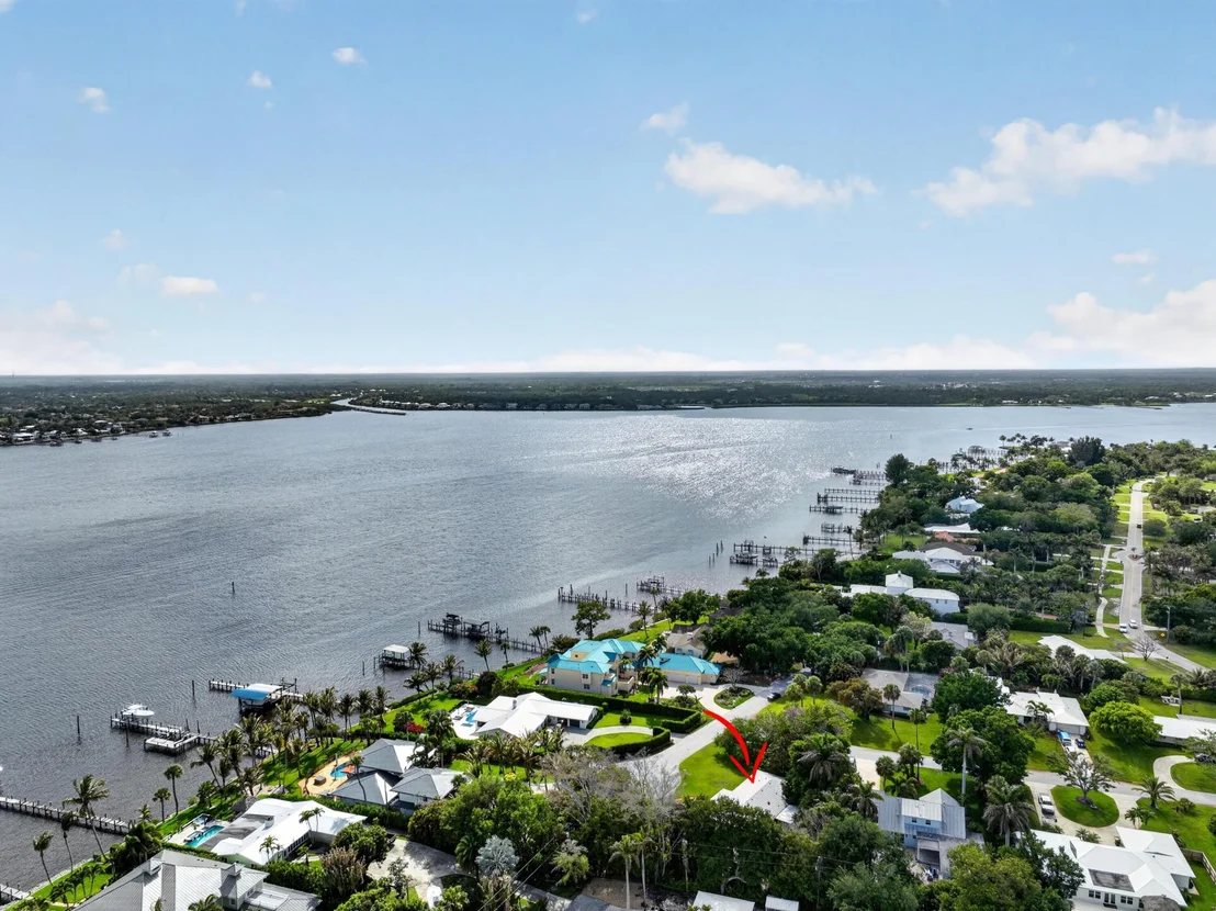 Photo of 1233 NW River Terrace