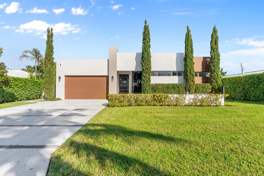Photo of 811 Granada Drive