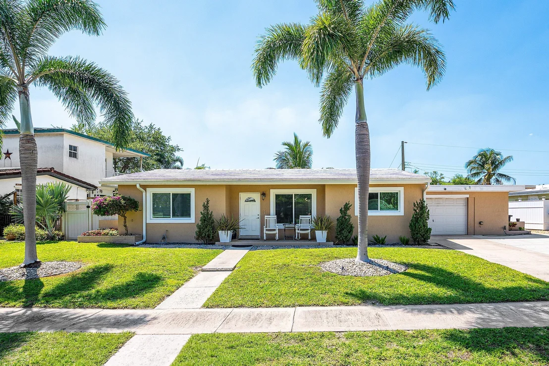 Photo of 1603 Crest Drive