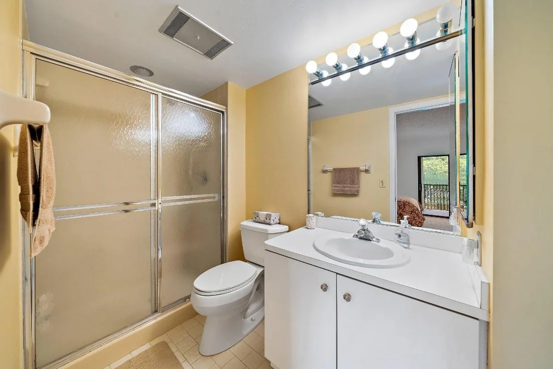 Photo of Unit 203C at 300 N Highway A1a