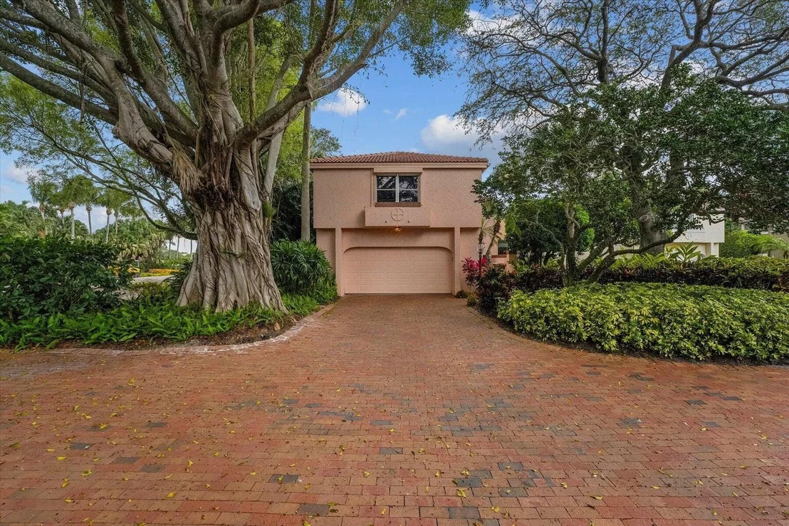 Photo of 16720 Narrows Drive